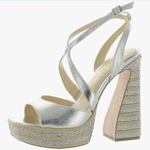 NWT Jessica Simpson Dosia Embellished Faux Leather Silver Platform Heels Size 9